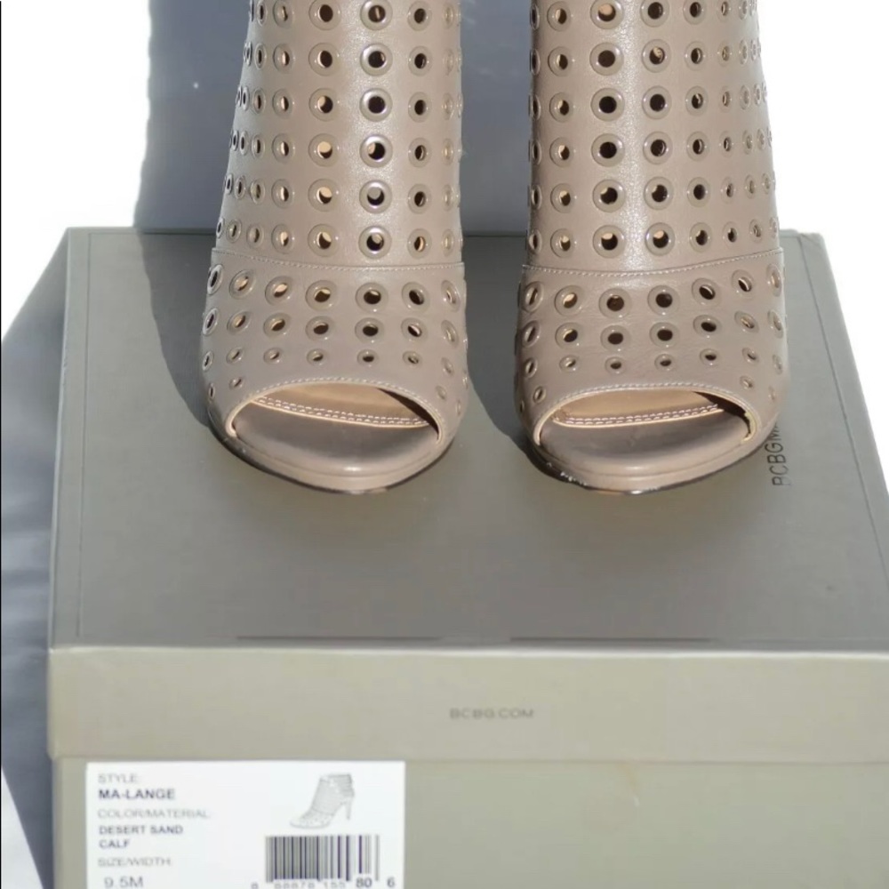 NWB BCBG  Ankle Bootie Calf US9.5M EU39.5 ORIG$375 - Picture 5 of 10